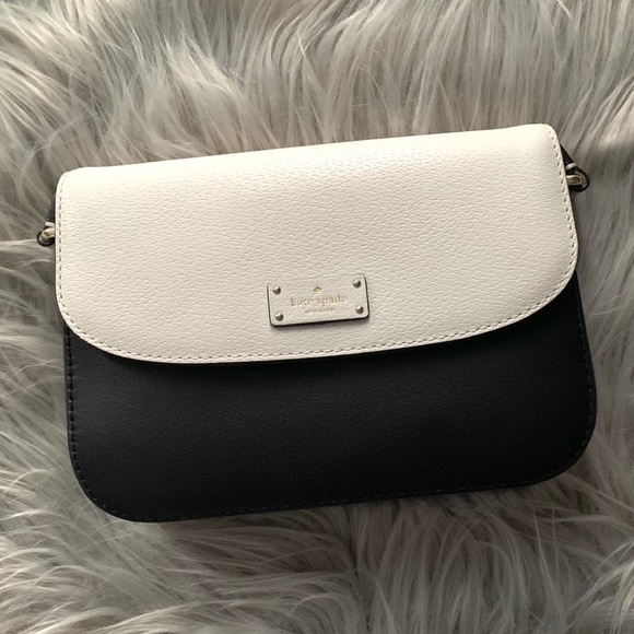 Kate Spade Black and White Leather Crossbody purse - Picture 3 of 4